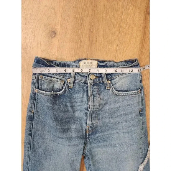 We The Free Skinny Cropped Jeans Distressed size 26. Light Wash. - Picture 5 of 7
